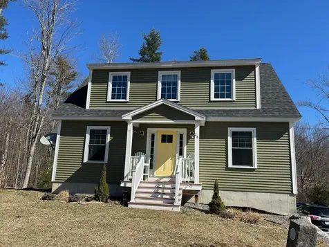 28 Village Place Drive Barrington NH 03825