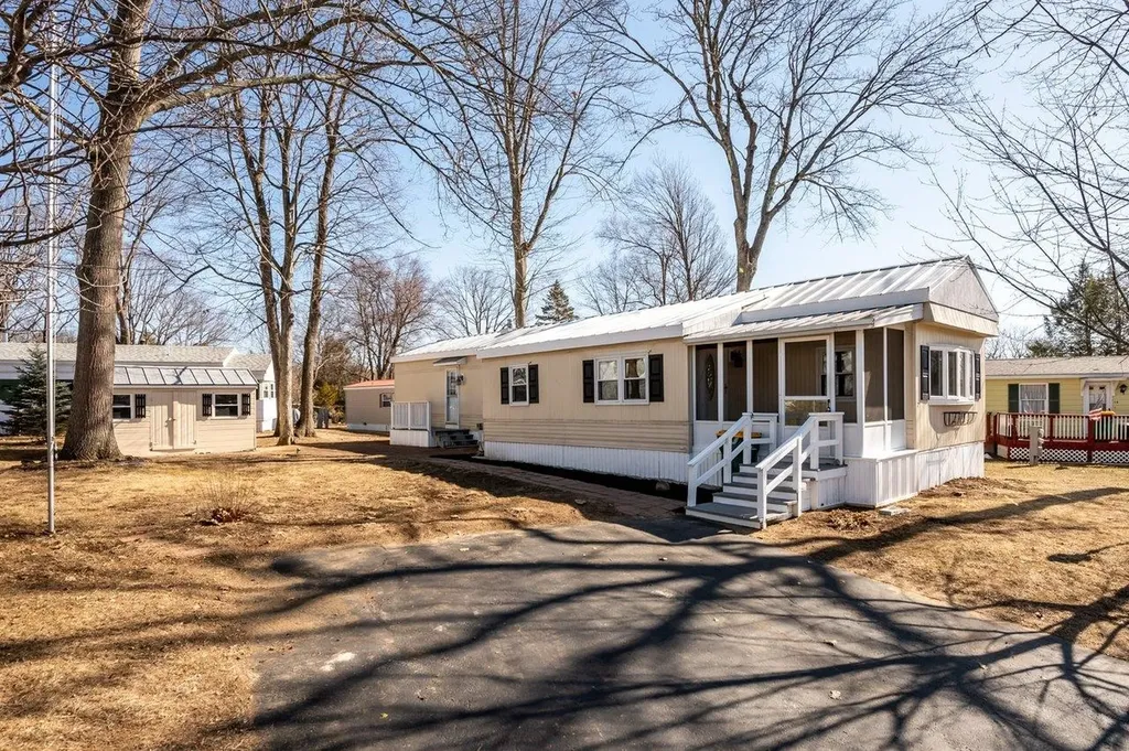7 South Elderberry Lane Rochester NH 03867