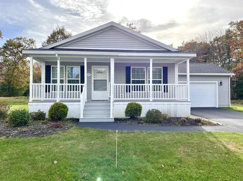 17 Ashleigh Way Rochester NH 03867