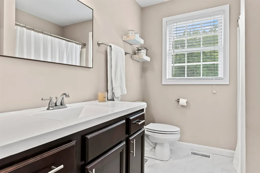 109 Olde Bridge Lane Epping NH 03042
