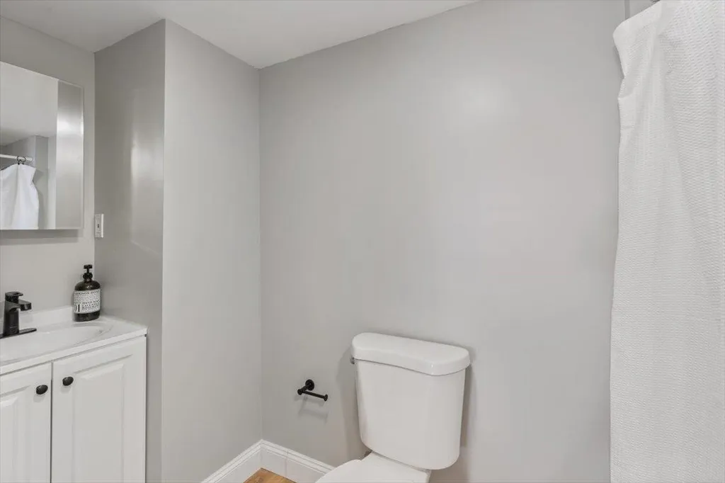 11 Barron Avenue Salem NH 03079