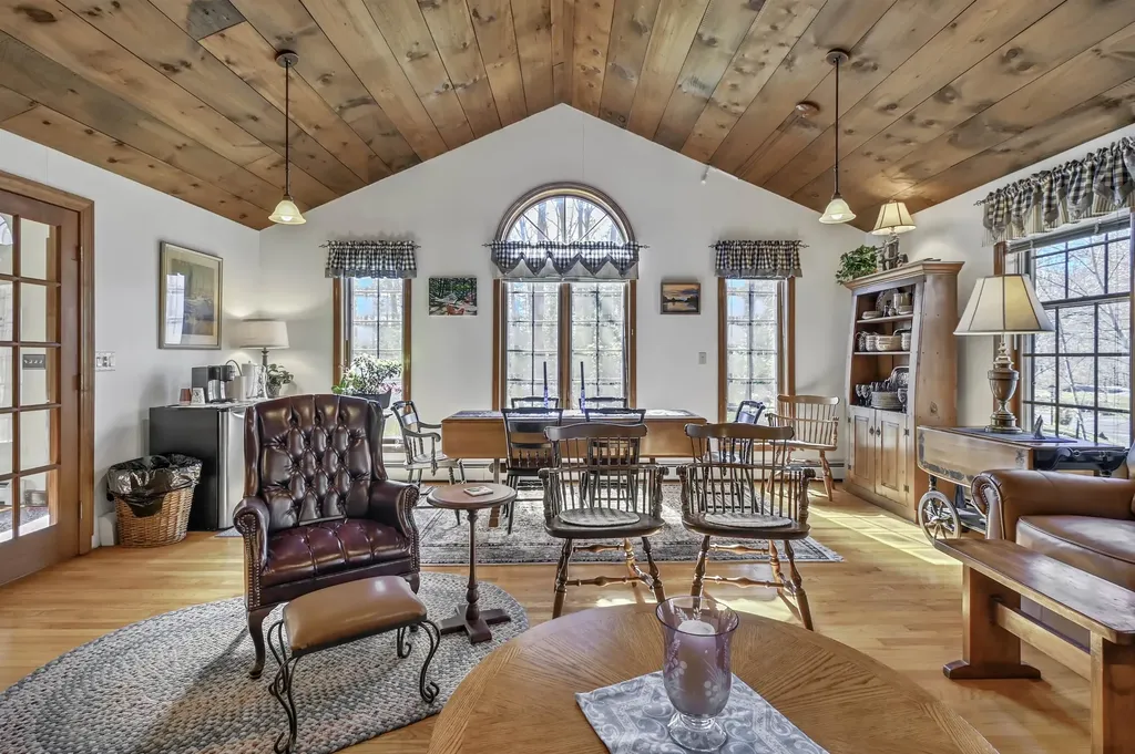 1 Colonial Way Exeter NH 03833