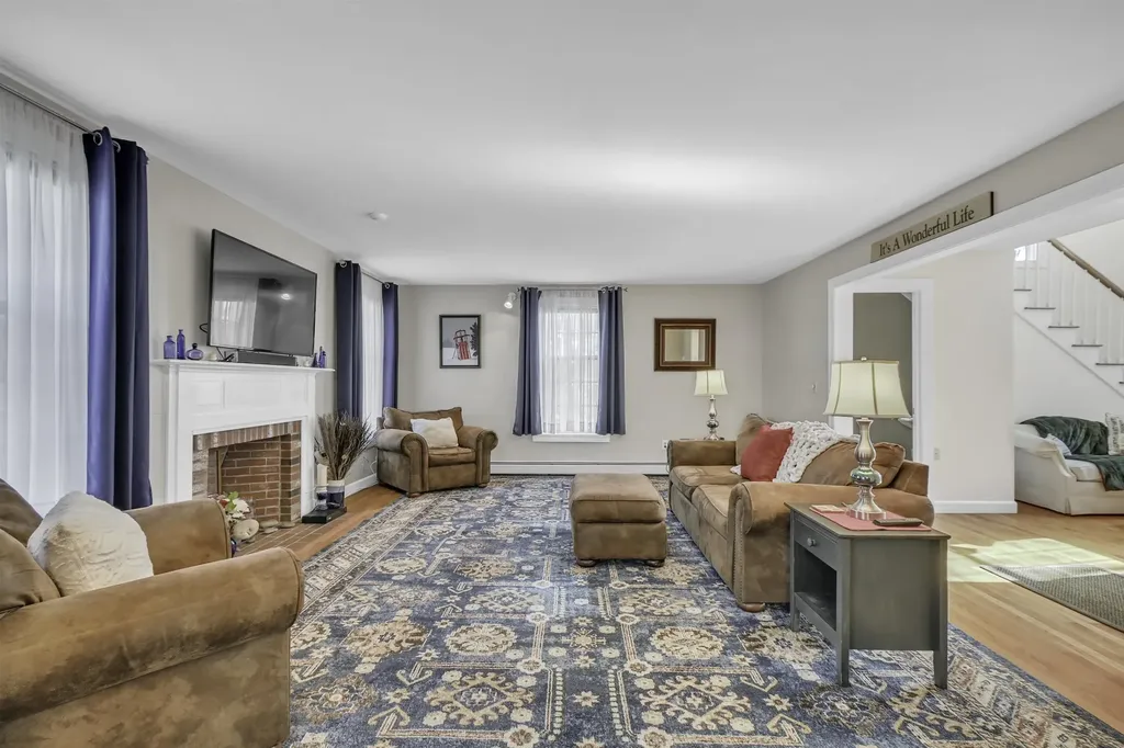 1 Colonial Way Exeter NH 03833
