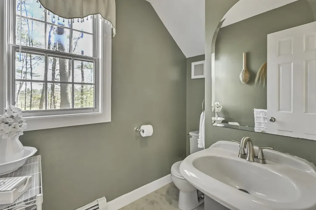 1 Colonial Way Exeter NH 03833