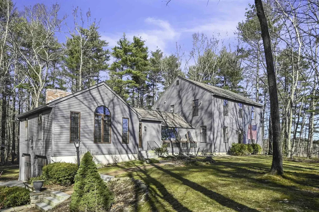 1 Colonial Way Exeter NH 03833