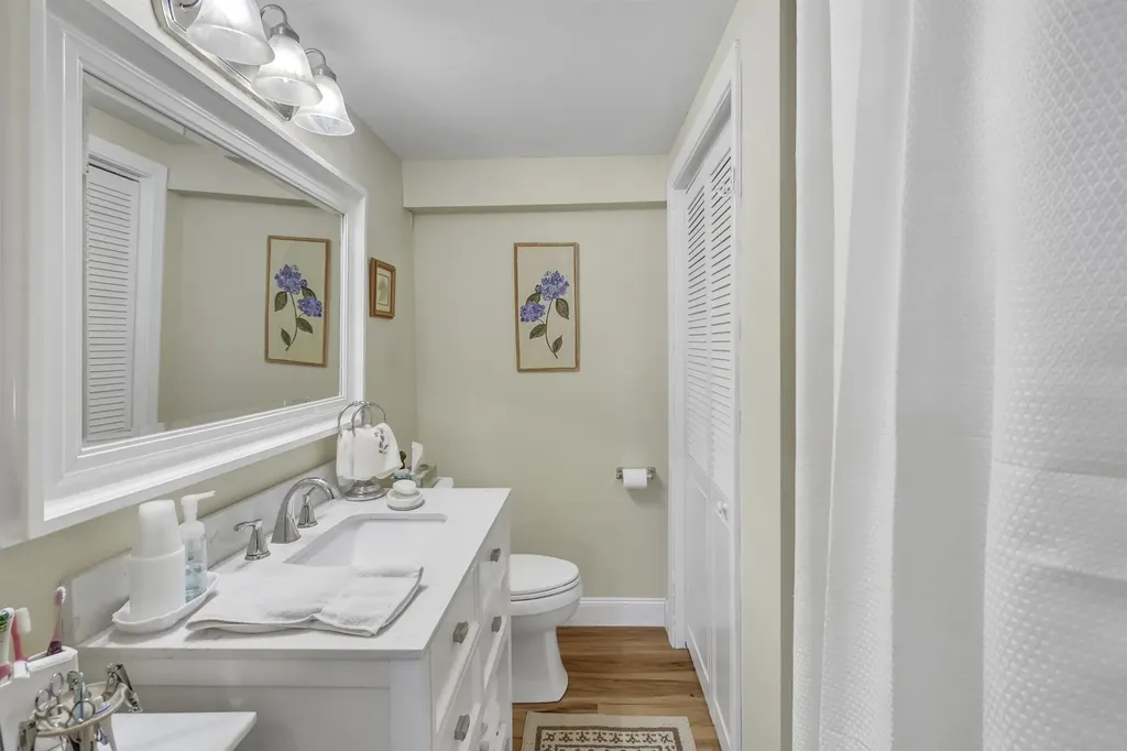 1 Colonial Way Exeter NH 03833