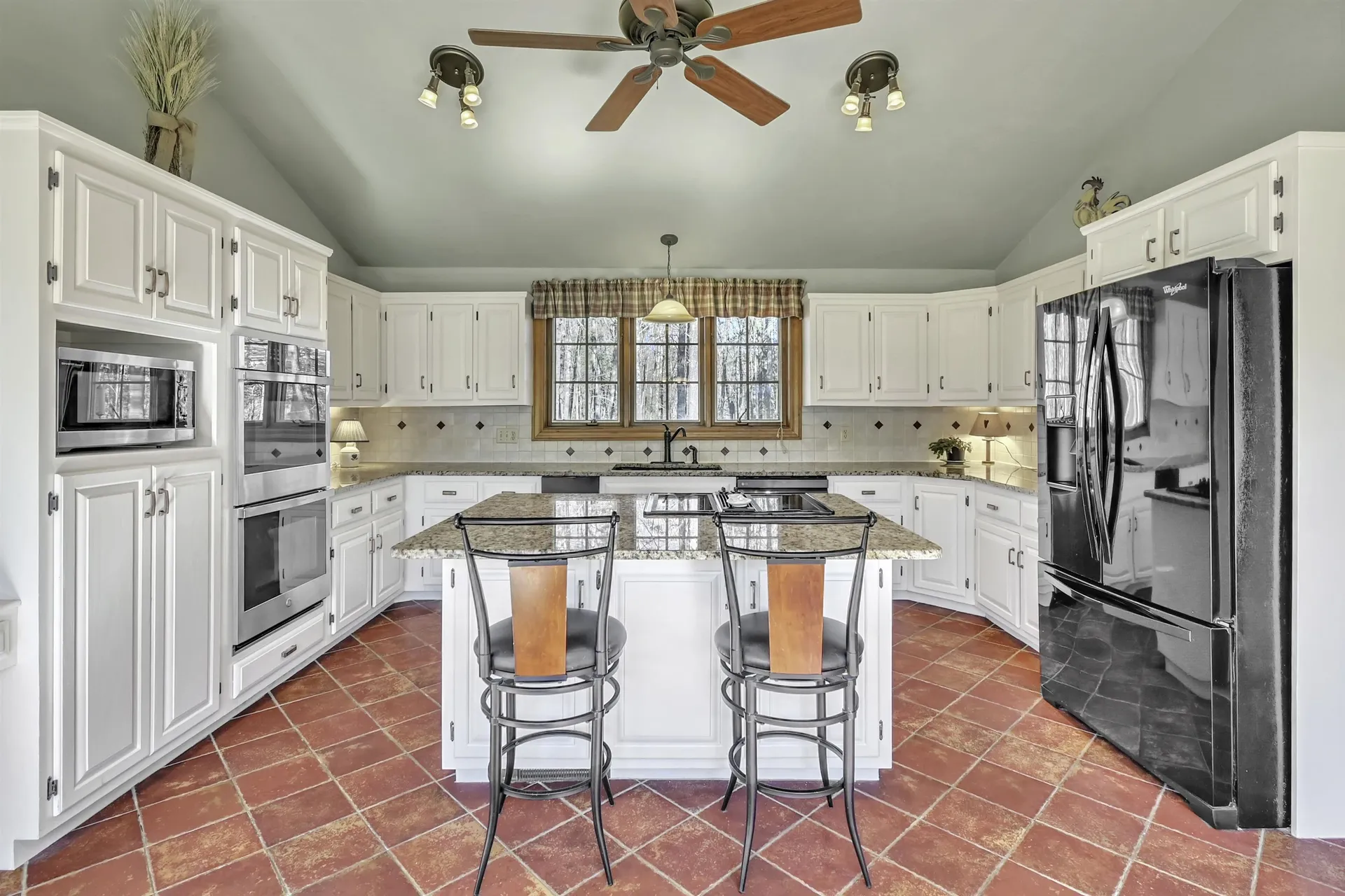 1 Colonial Way Exeter NH 03833