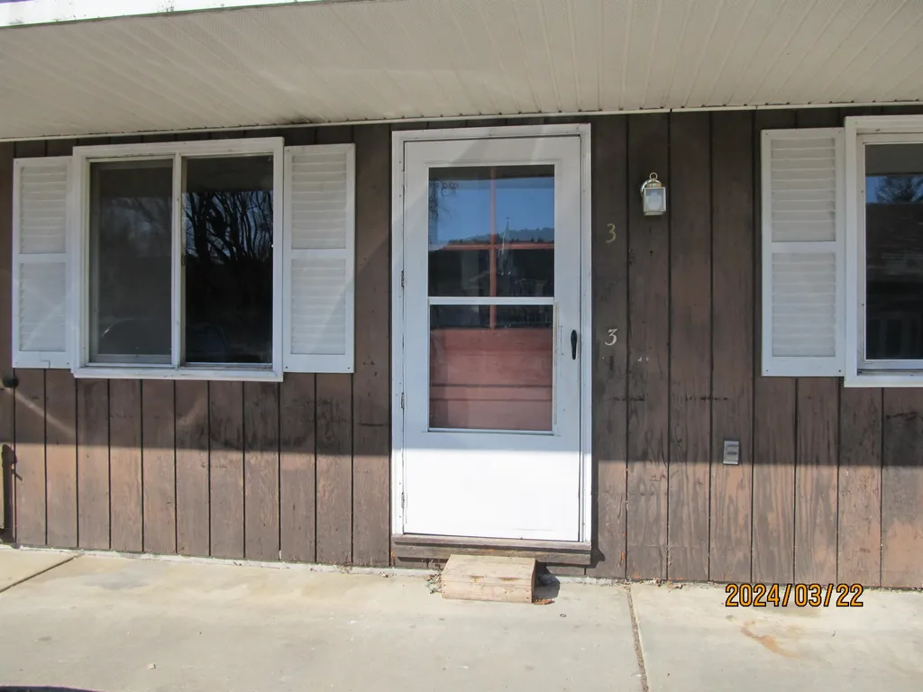 11 Erin Court Charlestown NH 03603