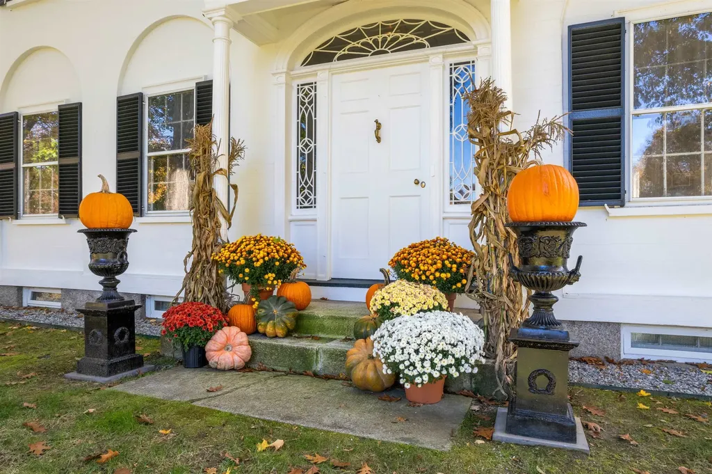 17 Wheeler House Drive Orford NH 03777