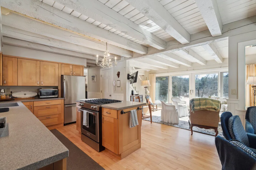 25 Evans Road Wilmot NH 03287
