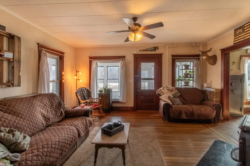 61 East Street Orleans VT 05860