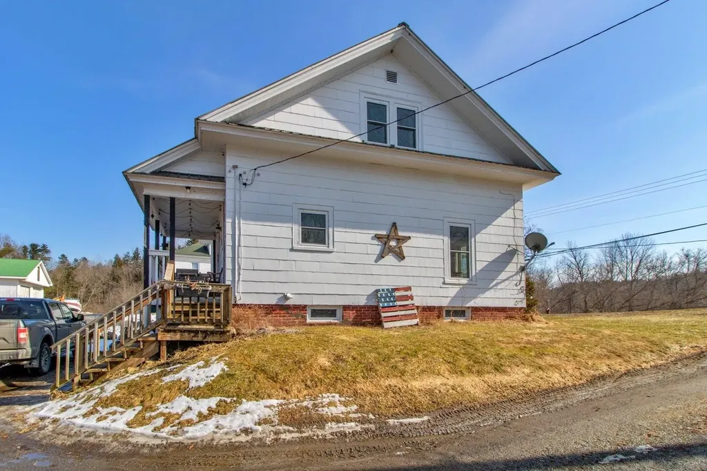 61 East Street Orleans VT 05860