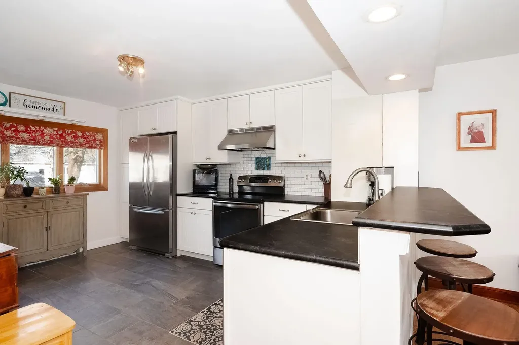 11 Leavitt Road Hampton NH 03842