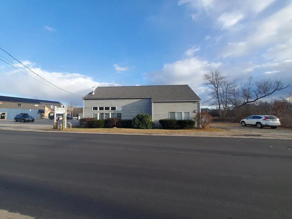 17 Bay Street Wolfeboro NH 03894