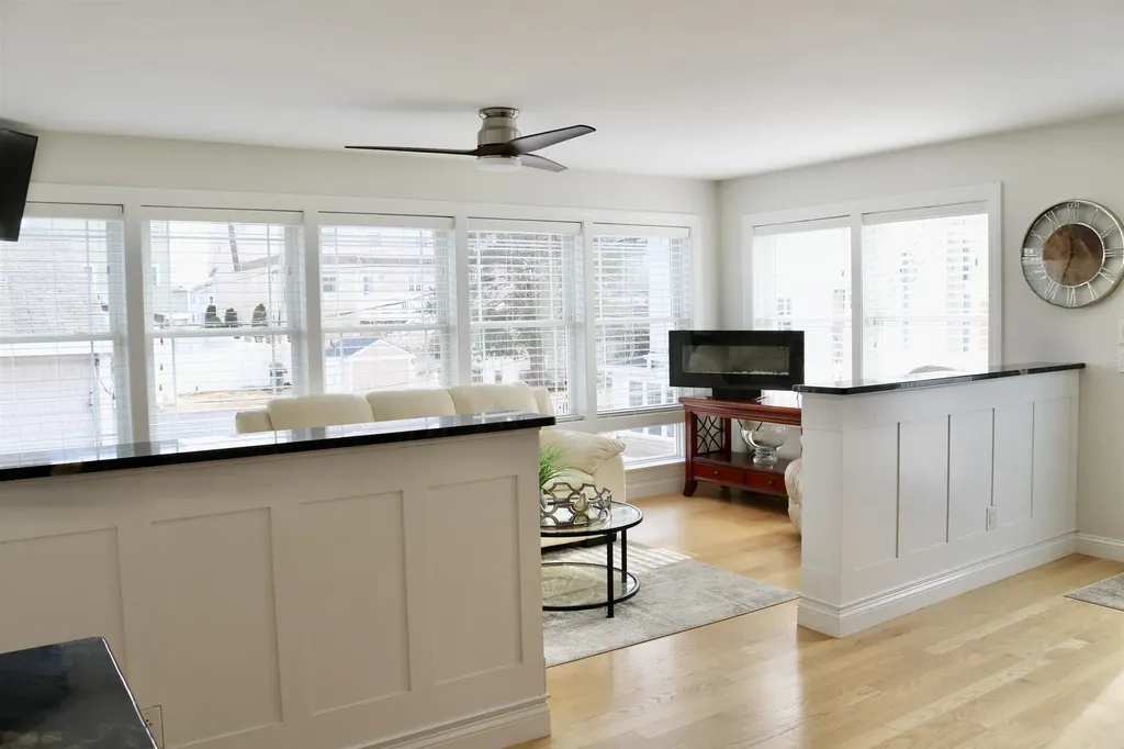 553 Hudson Street Seabrook NH 03874