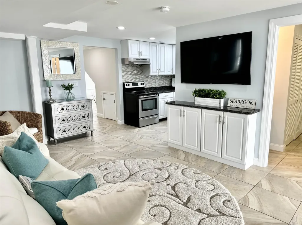553 Hudson Street Seabrook NH 03874