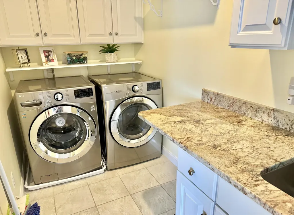 553 Hudson Street Seabrook NH 03874
