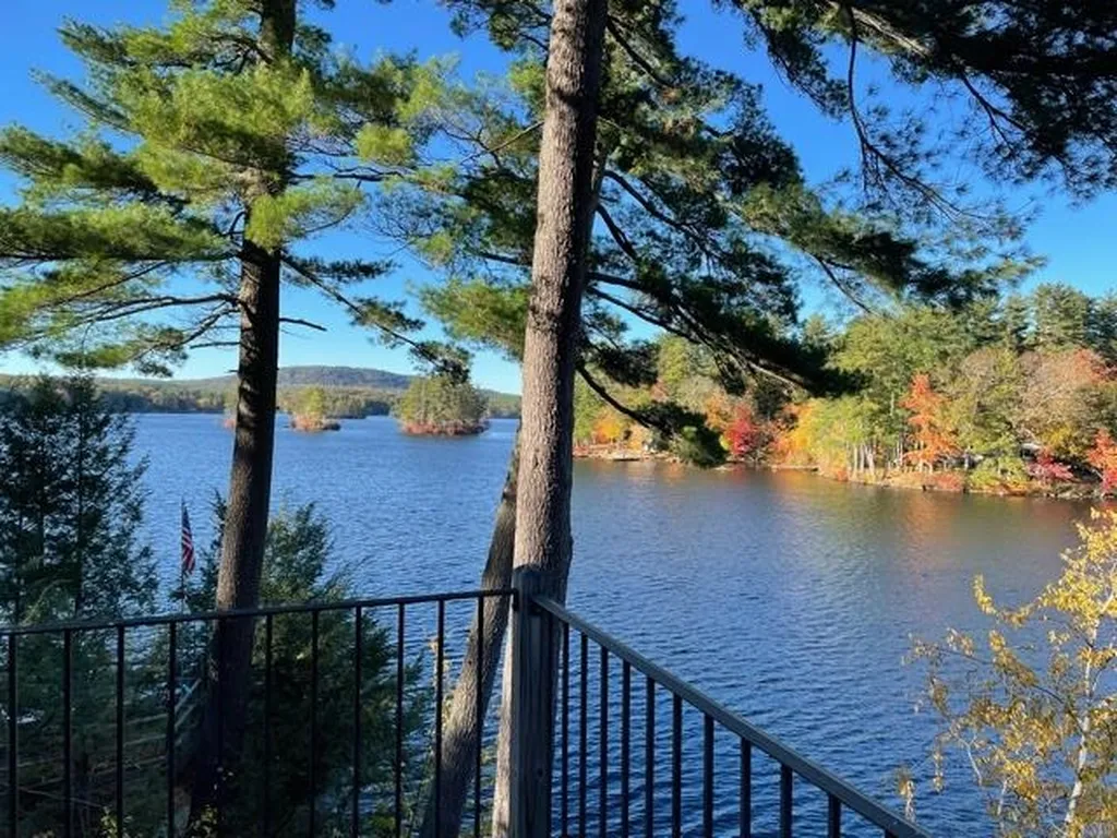 30 Tuckaway Shores Road Nottingham NH 03290