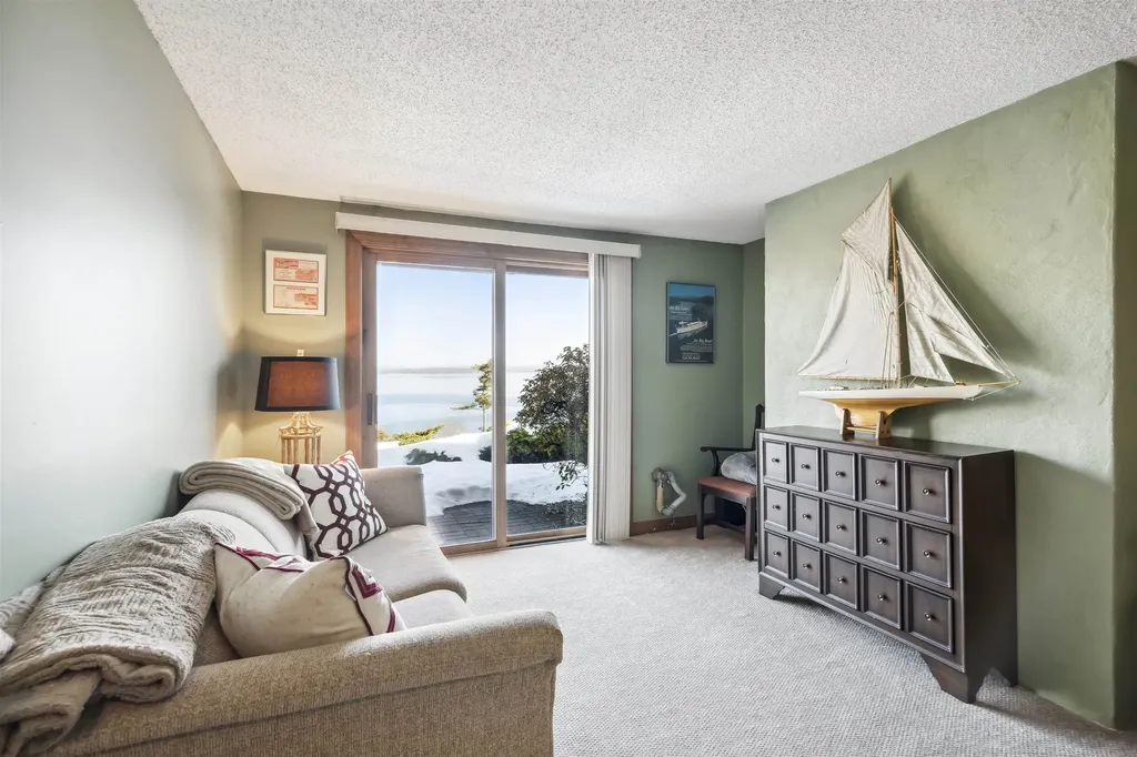 170 Belknap Point Road Gilford NH 03249