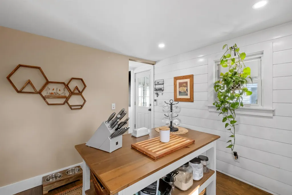 78 Armand Avenue Manchester NH 03103