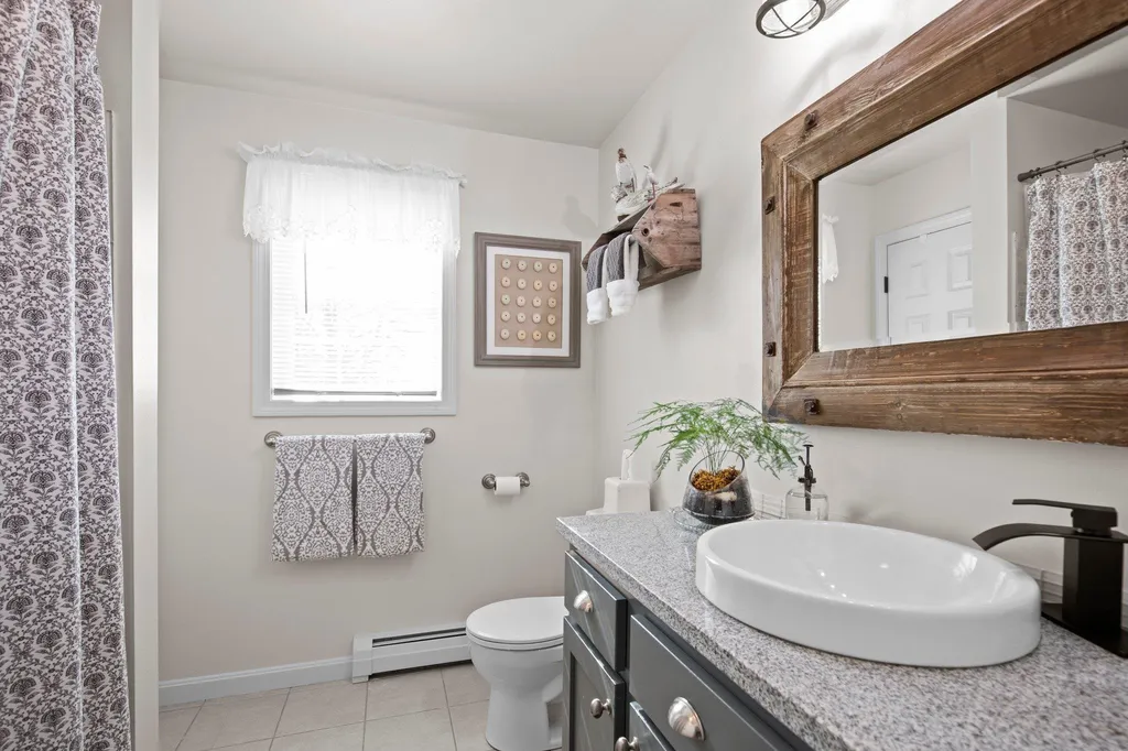 116 Oak Street Rollinsford NH 03869