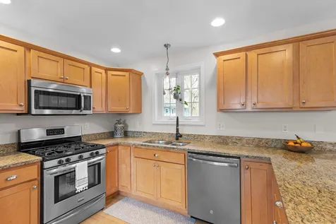 116 Oak Street Rollinsford NH 03869