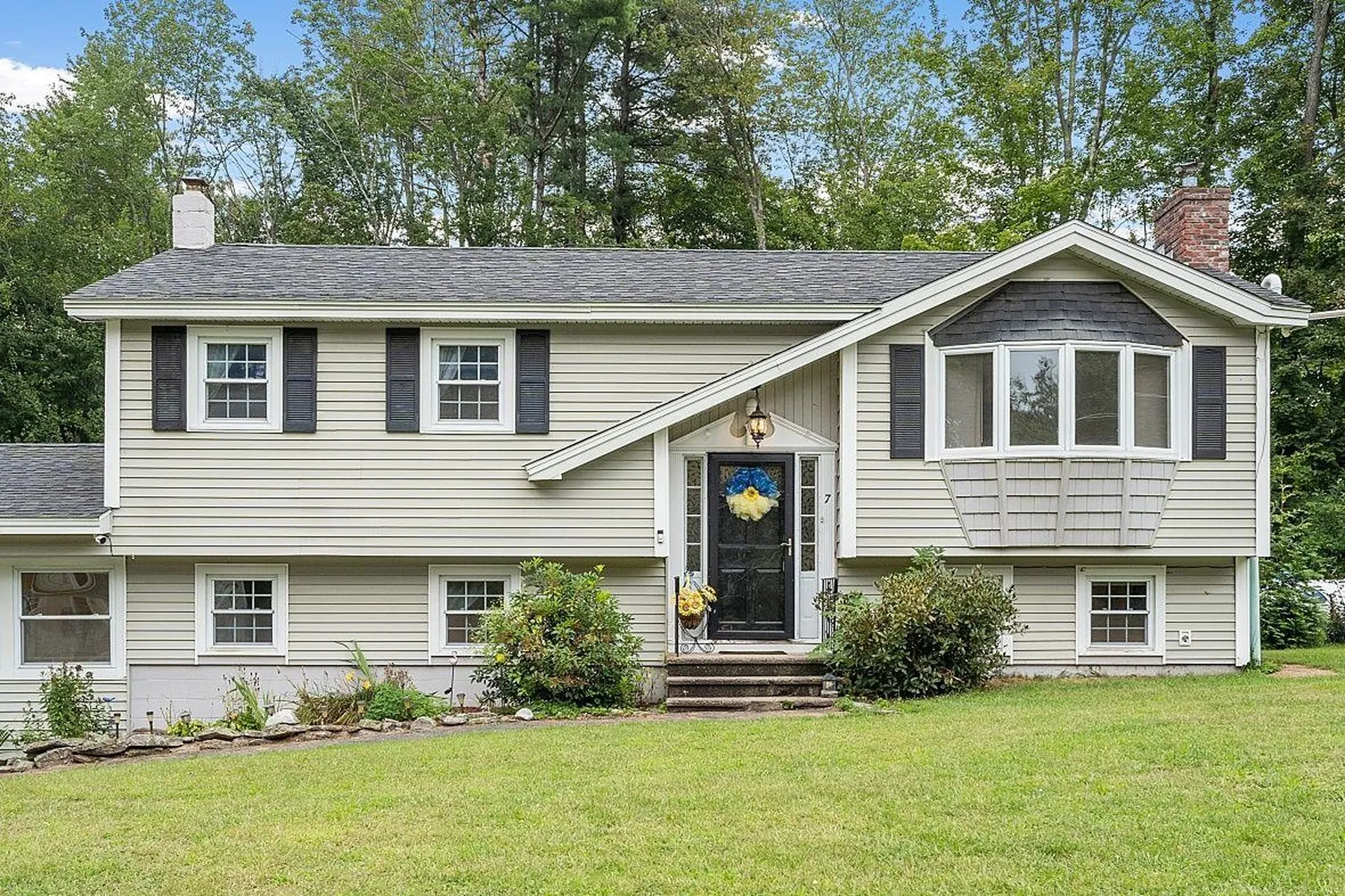 7 Vassar Drive Pelham NH 03076