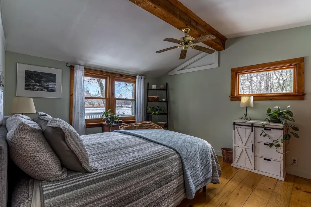 24 Stuart Drive Barrington NH 03825