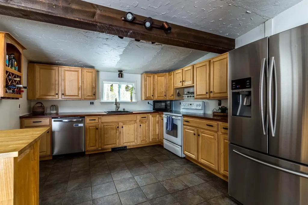 24 Stuart Drive Barrington NH 03825