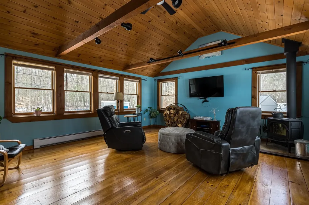 24 Stuart Drive Barrington NH 03825