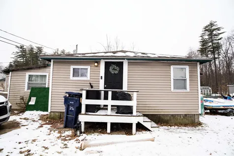 211 Chases Grove Road Derry NH 03038