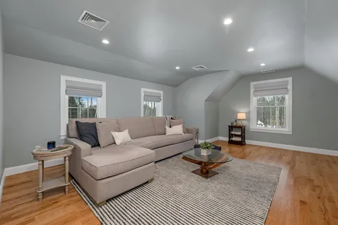 118 South Road Fremont NH 03044