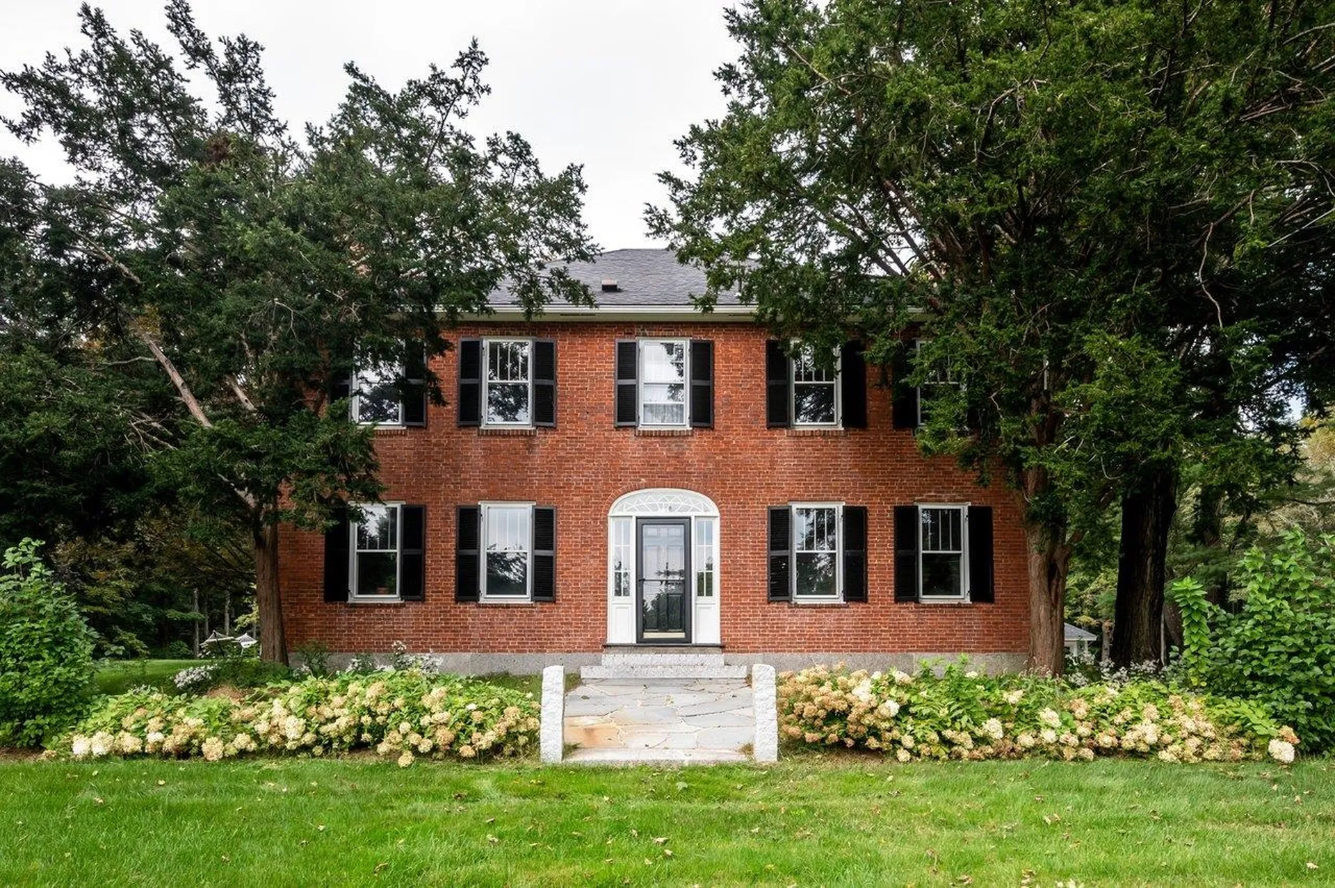 24 Newfields Road Exeter NH 03833