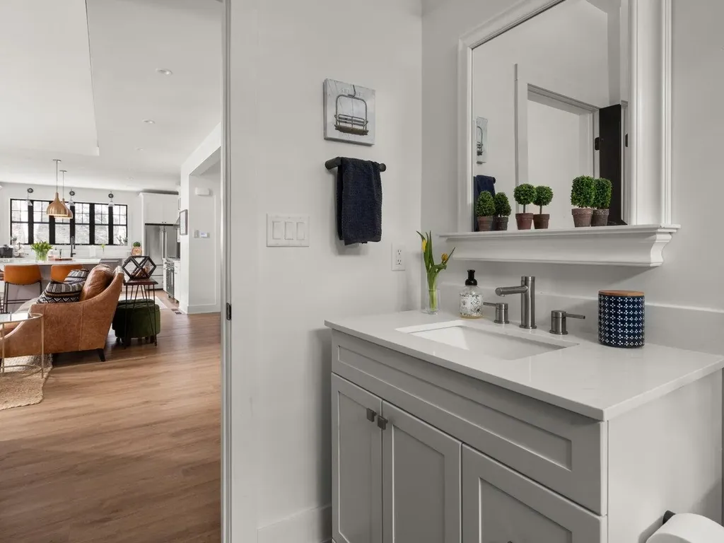 77 Two Ponds Road Warren VT 05674