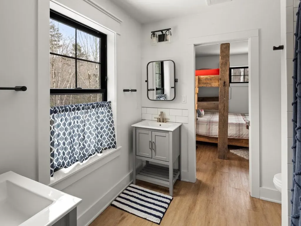 77 Two Ponds Road Warren VT 05674