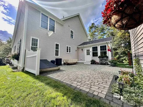 25 Melody Terrace Dover NH 03820