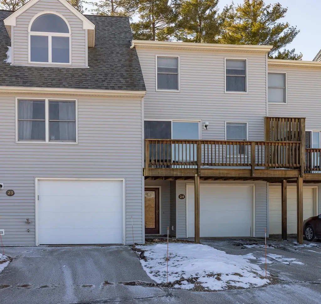 24 Fieldstone Estate Newmarket NH 03857