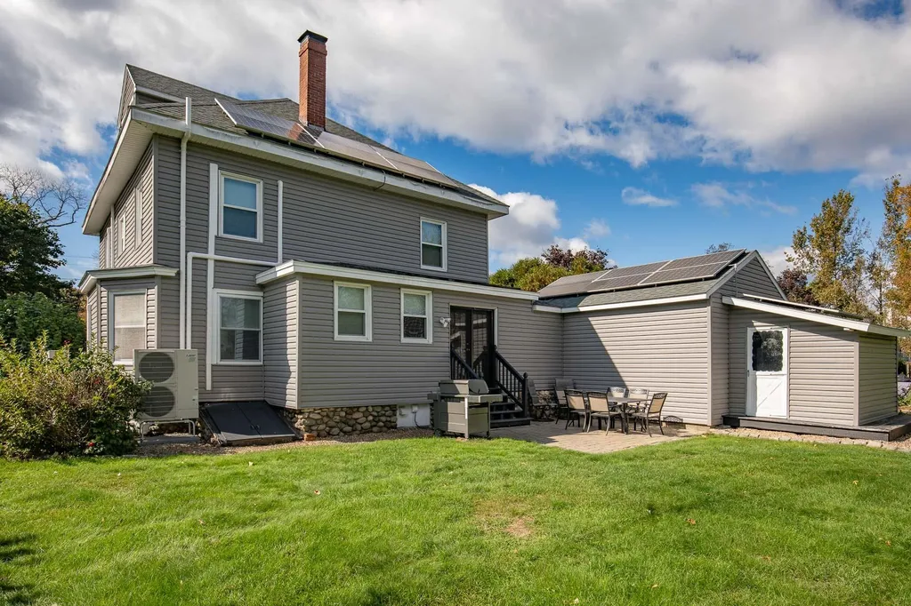 384 Peverly Hill Road Portsmouth NH 03801