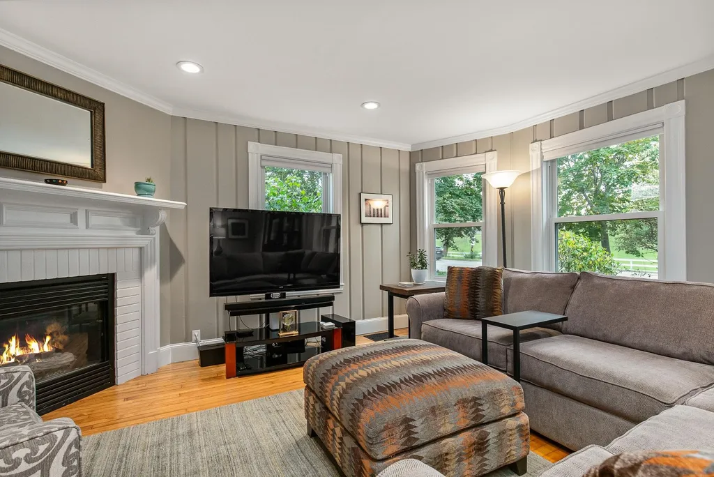 384 Peverly Hill Road Portsmouth NH 03801