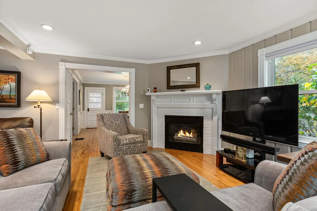384 Peverly Hill Road Portsmouth NH 03801