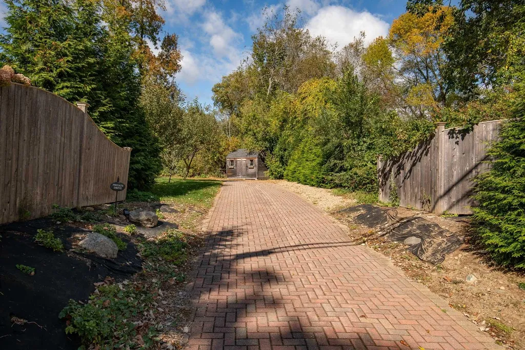 384 Peverly Hill Road Portsmouth NH 03801