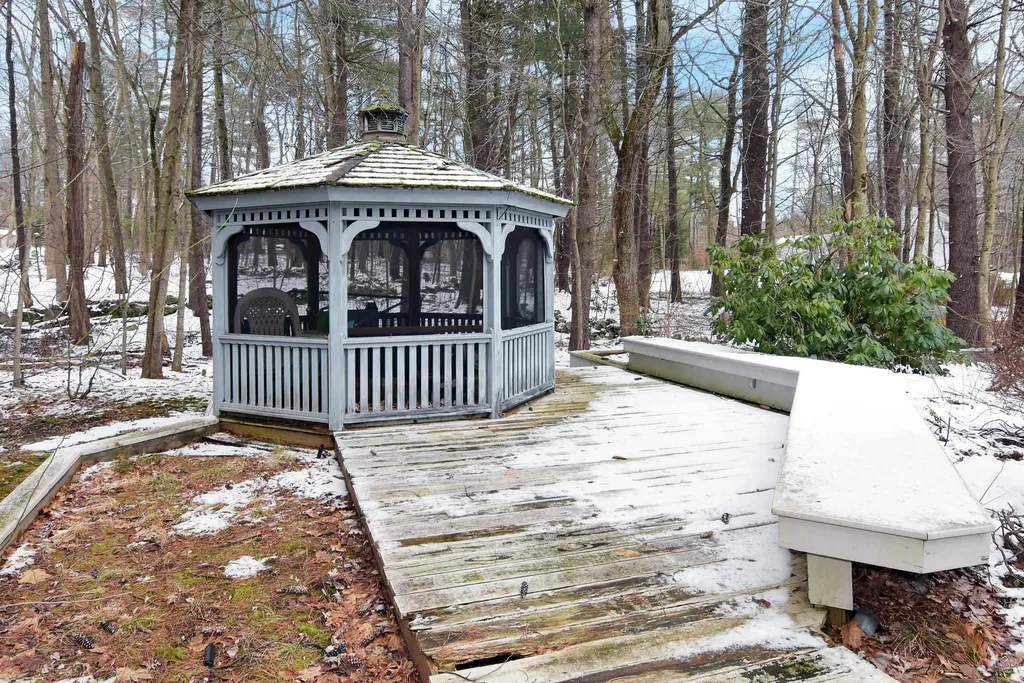 3 Linda Street Windham NH 03087