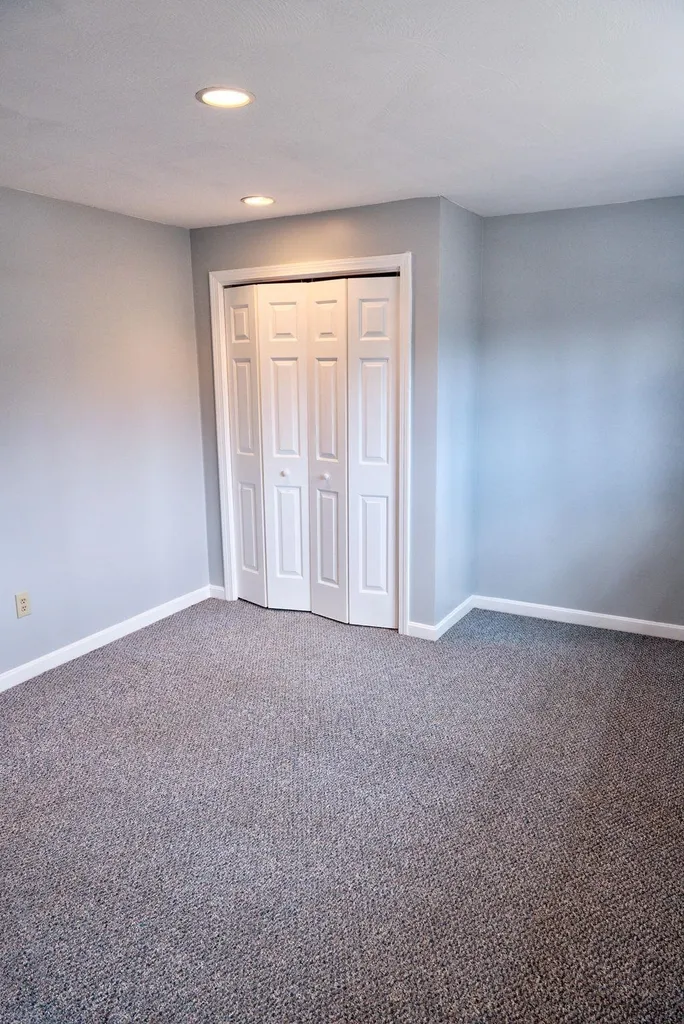 72 Mammoth Road Hooksett NH 03106