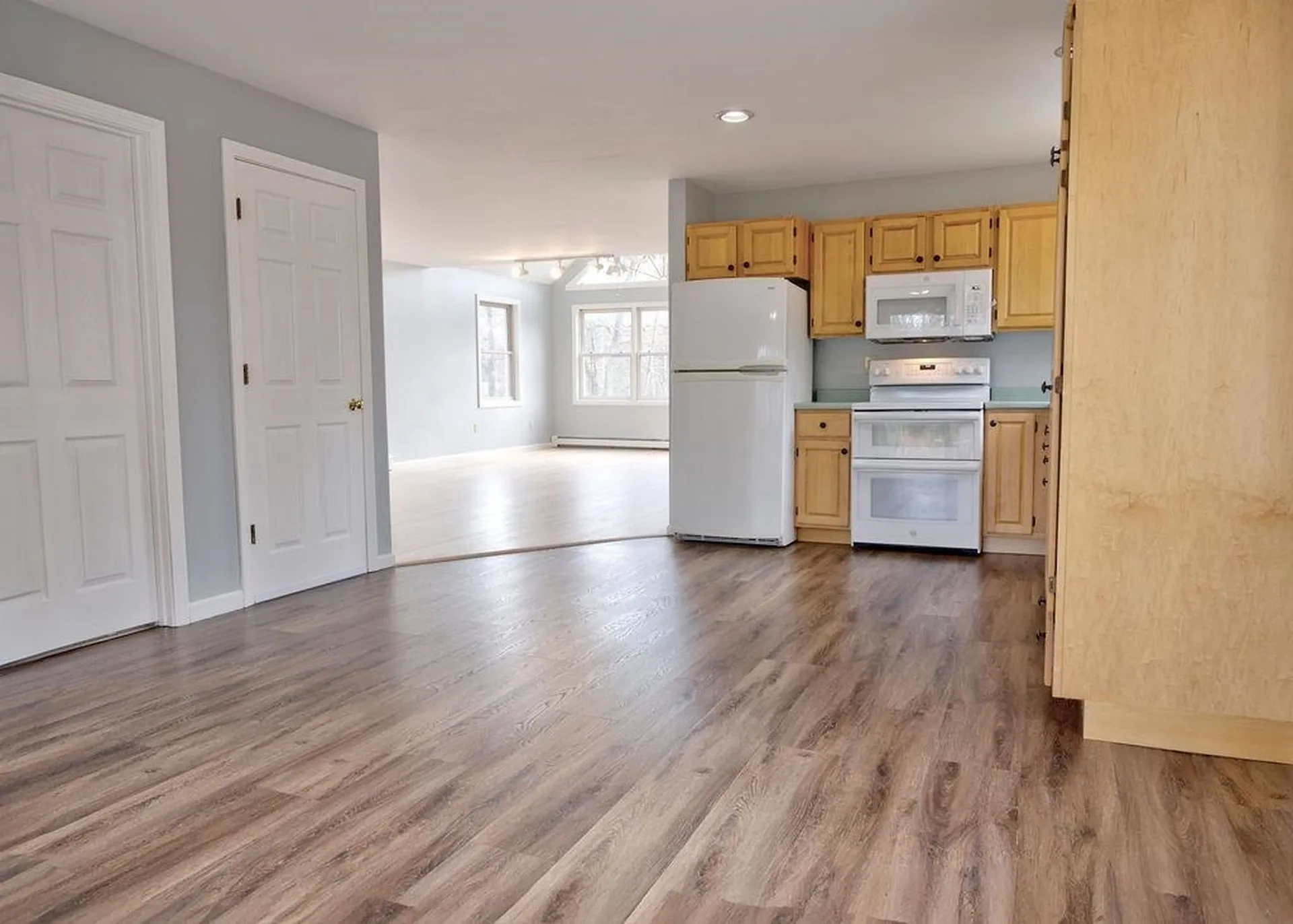 72 Mammoth Road Hooksett NH 03106