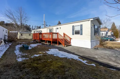 11 Hunter Boulevard Londonderry NH 03053
