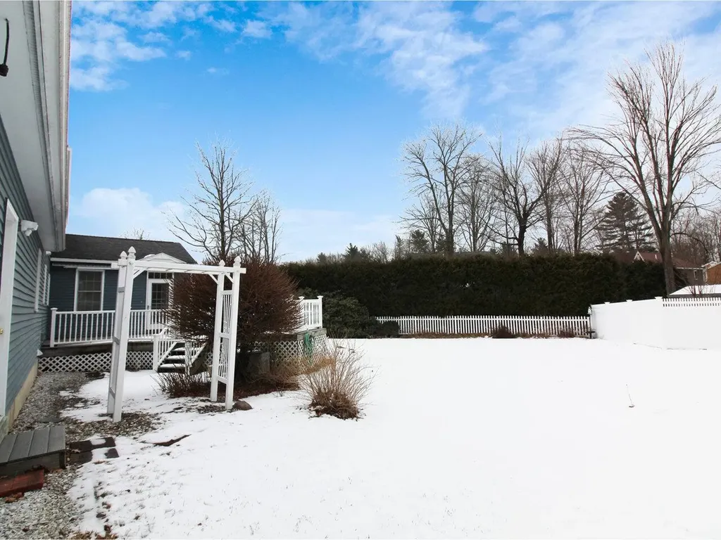2 Southdown Court Essex VT 05452
