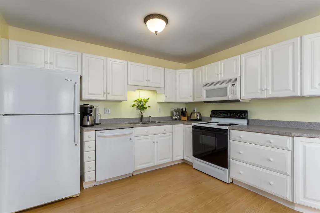 5 Saybrook Road Essex VT 05452