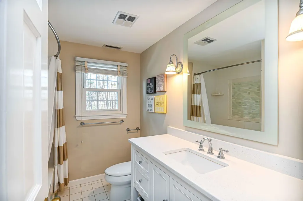 3 Jefferson Drive Londonderry NH 03053