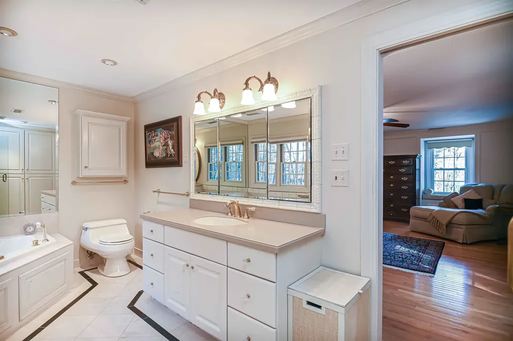 3 Jefferson Drive Londonderry NH 03053