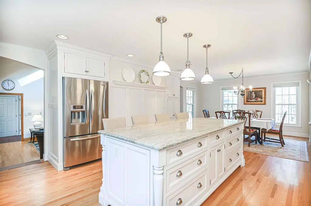 3 Jefferson Drive Londonderry NH 03053